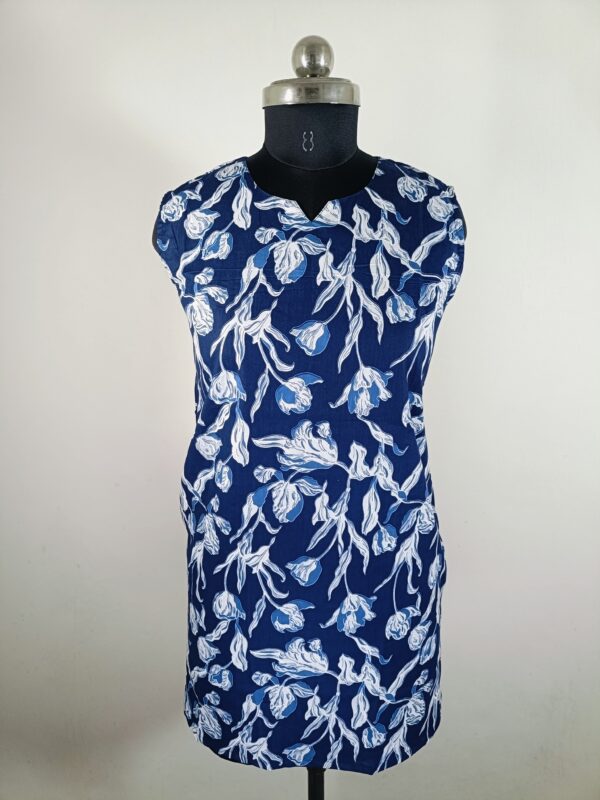 Rangkari Women’s Blue Floral Printed Sleeveless Cotton Kurti
